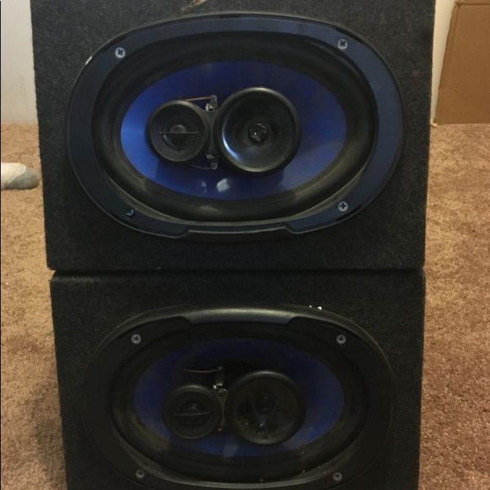 oval speakers